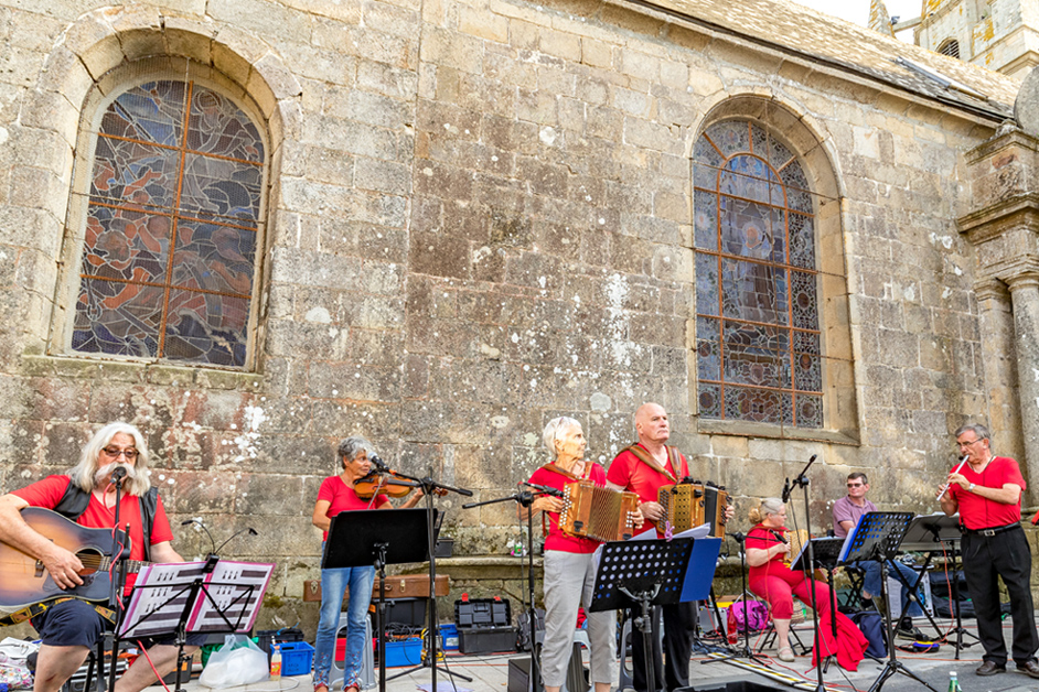 Musique bretonne au Fest-Noz à Carnac